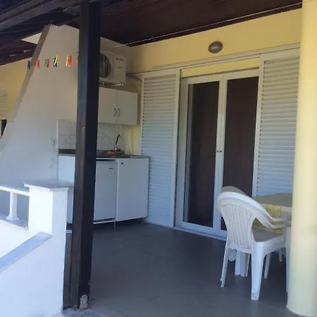 Karadolas Rachoni Apartmán *