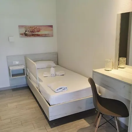 Apartment Karadolas Rachoni *