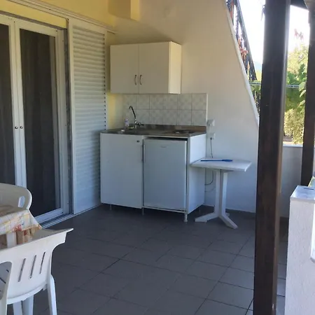 Karadolas Rachoni Apartment
