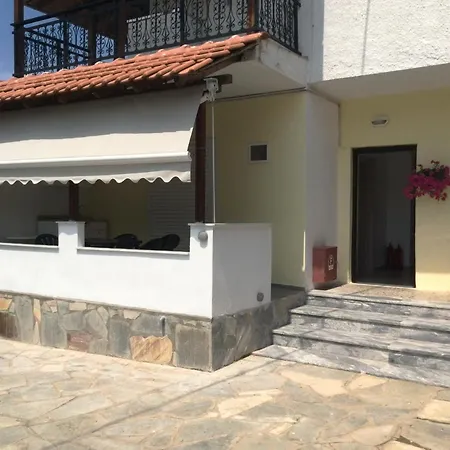 Apartment Karadolas Rachoni *